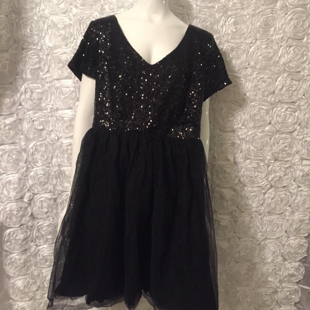 Torrid black sequin top tulle skirted dress EUC